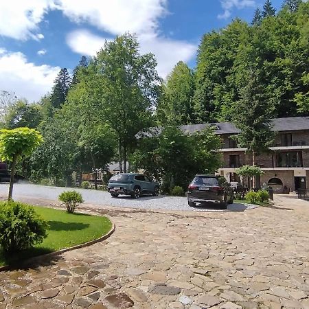 La Rascruce De Ape Hotell Sucevita Eksteriør bilde